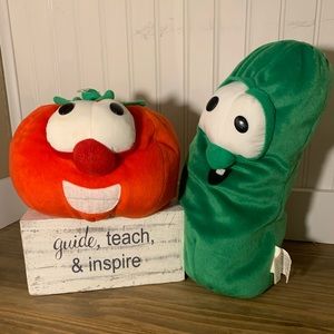 Vegi Tales stuffed animals lot of two